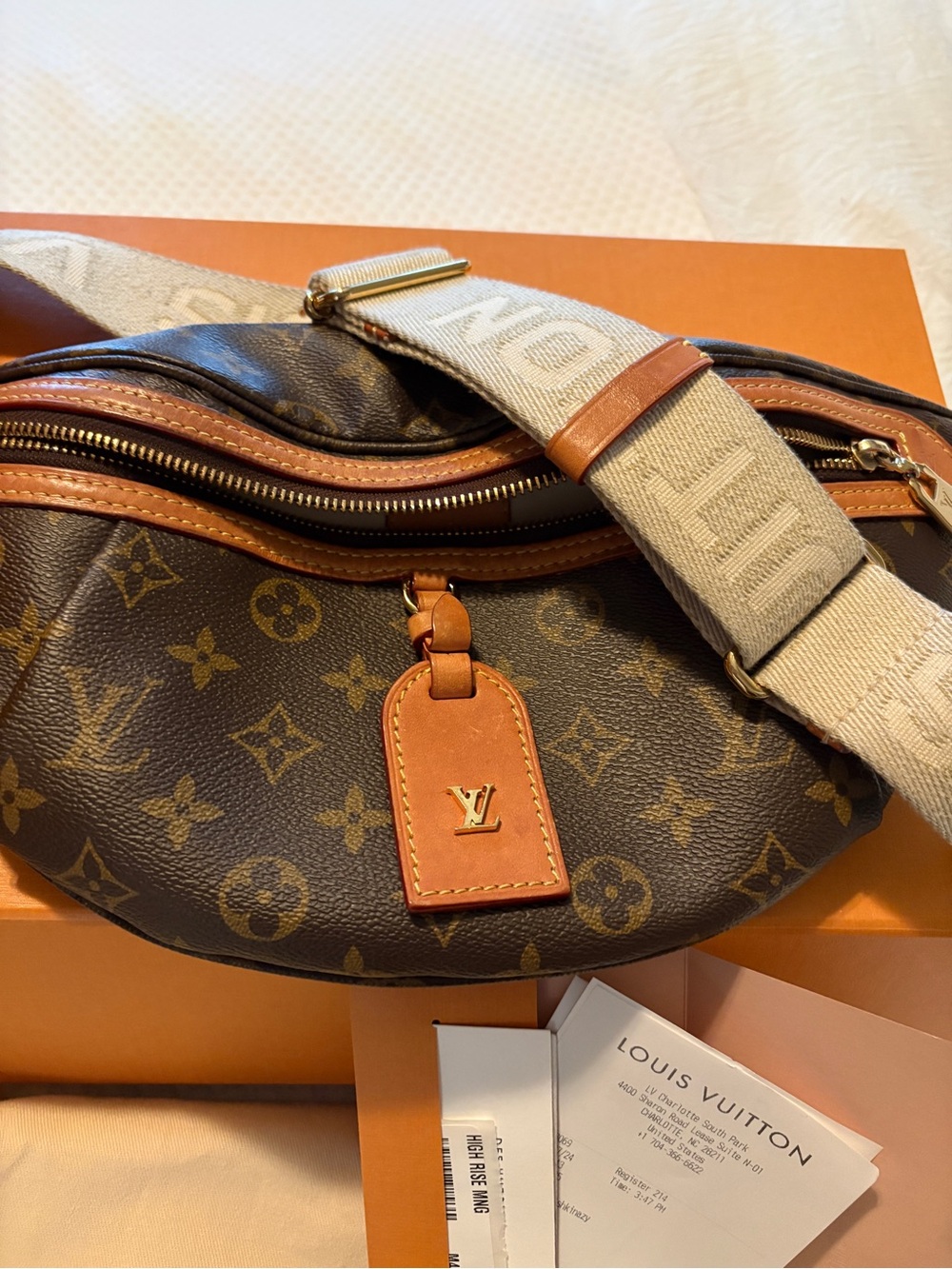 Louis Vuitton Monogram Bumbag in Brown>>>NO SCAMMERS>>>SERIOUS INQUIRIES ONLY - Picture 2 of 5